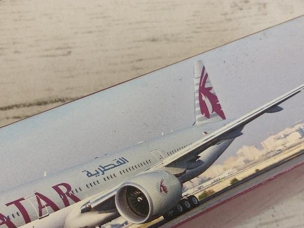Amazon.co.jp: Qatar Airways 1/200 Boeing 777-300ER Store Pickup